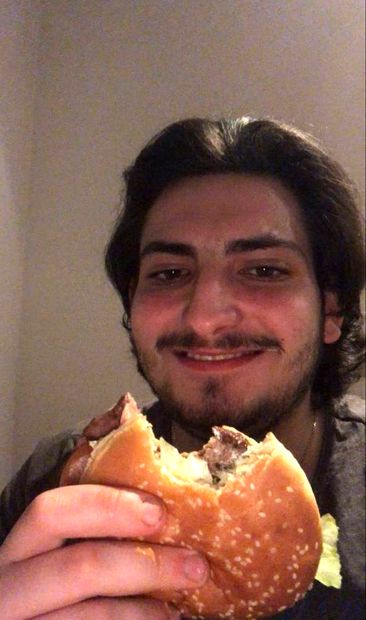 Philippos damals, mit einem Burger